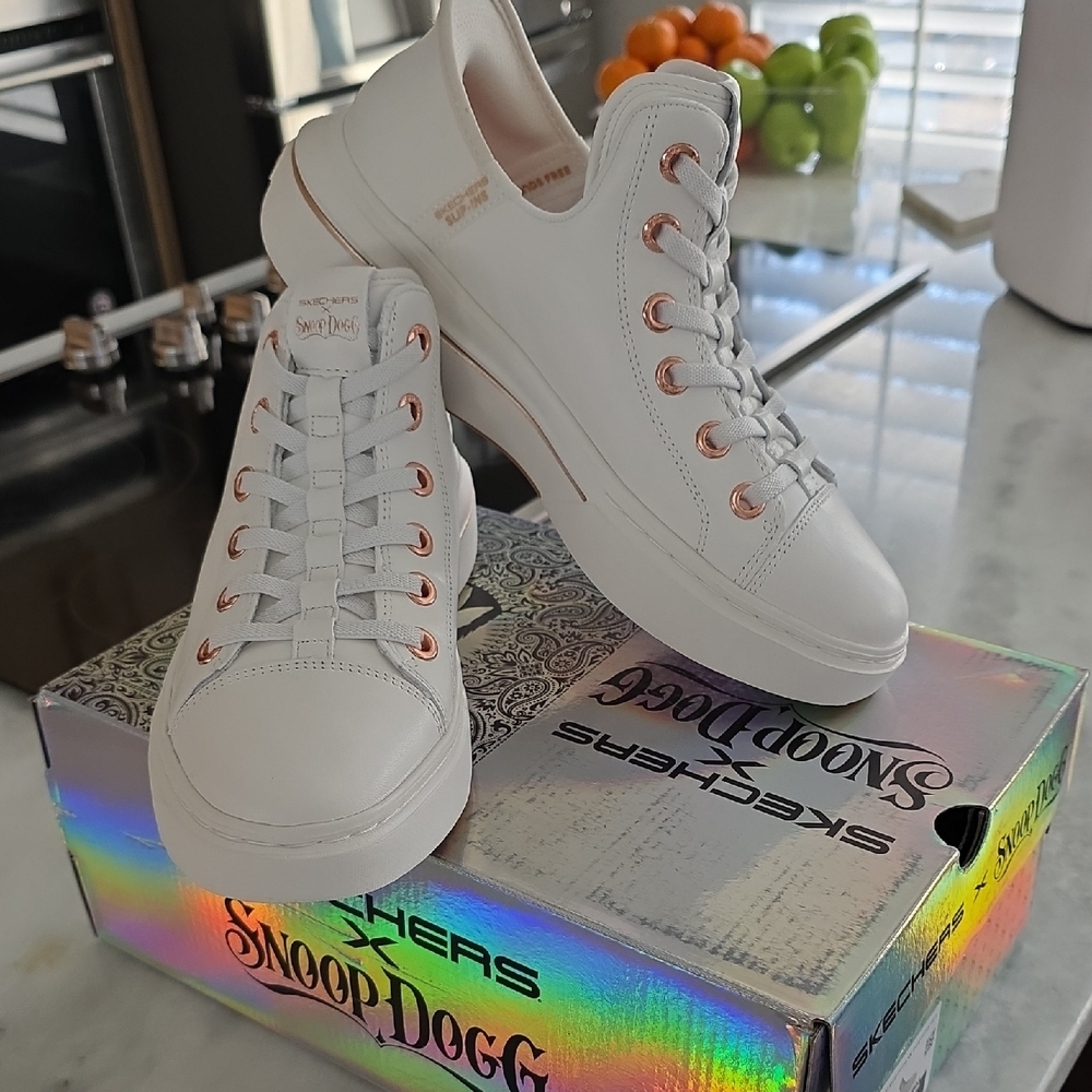 Skechers Women's White and Rose Gold Sneakers